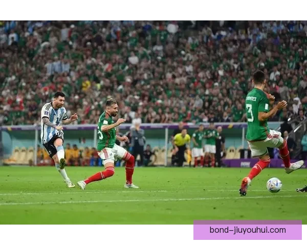 梅西迈阿密国际首秀上演双响点燃球迷热情