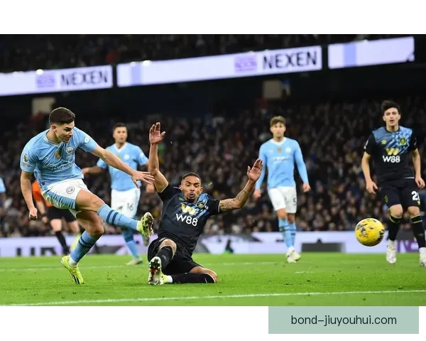 阿尔瓦雷斯顶替德布劳内关键时期挑起球队进攻大梁