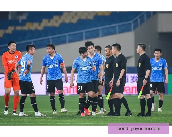 大连人足球俱乐部因未通过准入条件正式宣布解散 或将影响中国足球发展格局